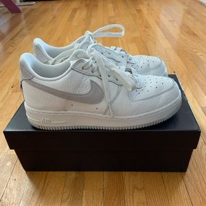 White and light grey Nike Air Force 1 ‘07 Craft